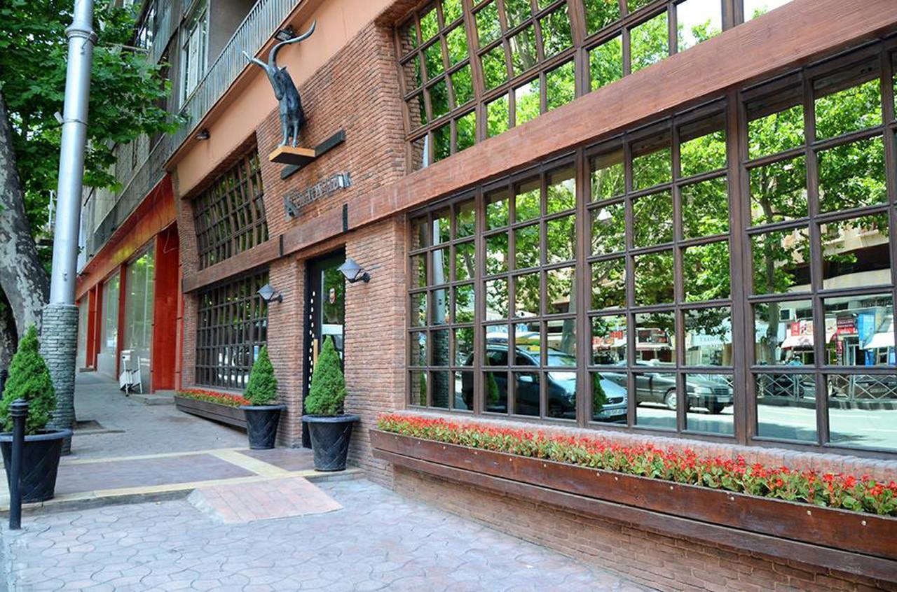 Luxury 4-Bedroom Apartment In The Center Tbiliszi Kültér fotó