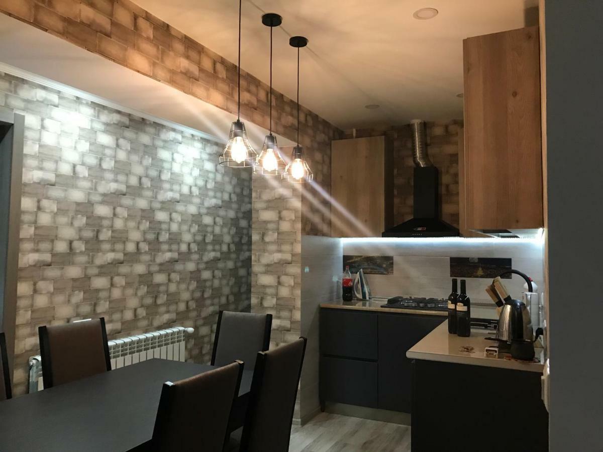 Luxury 4-Bedroom Apartment In The Center Tbiliszi Kültér fotó