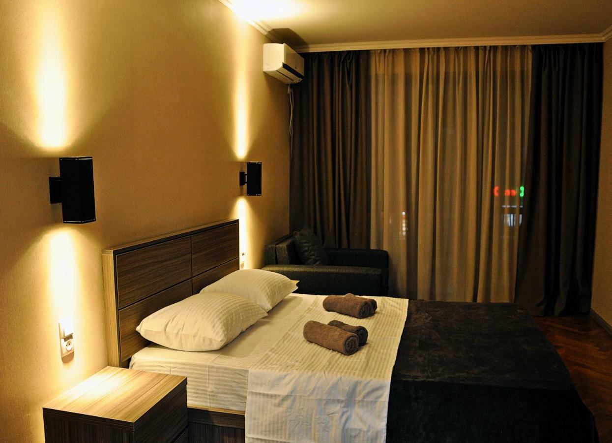 Luxury 4-Bedroom Apartment In The Center Tbiliszi Kültér fotó