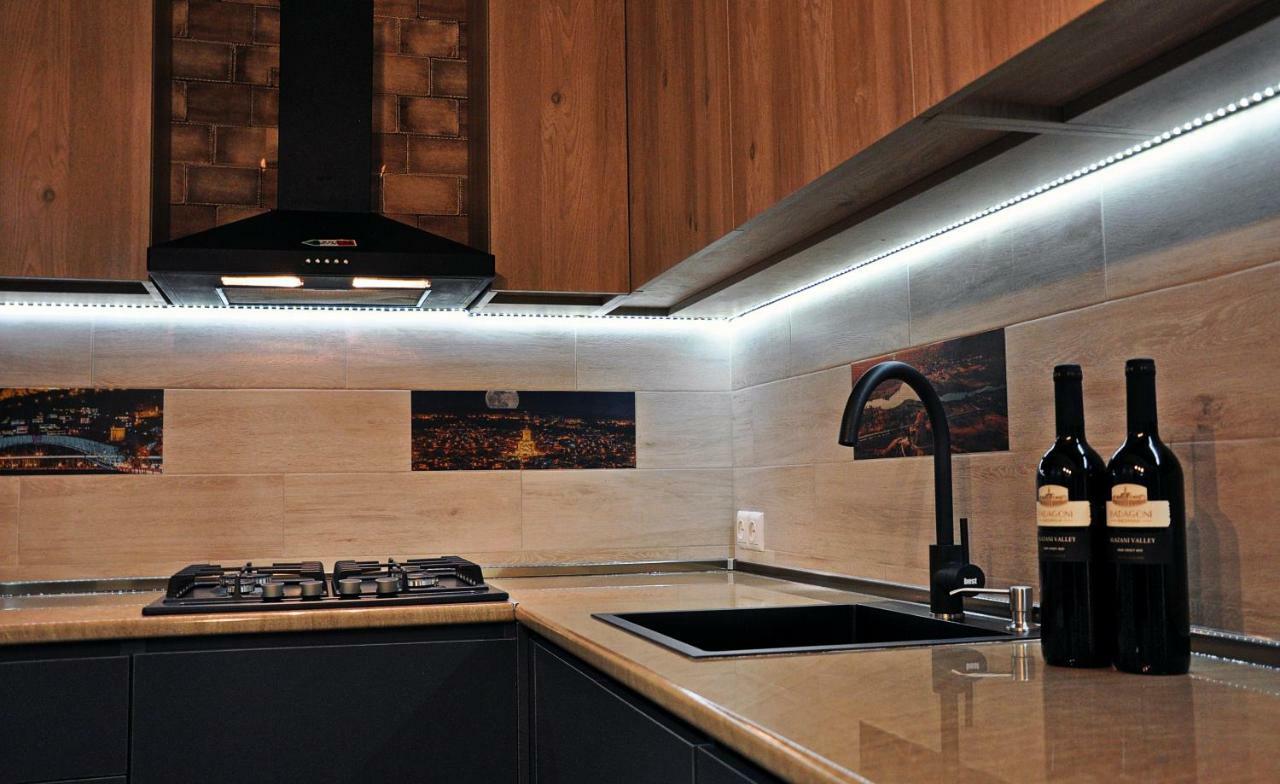 Luxury 4-Bedroom Apartment In The Center Tbiliszi Kültér fotó