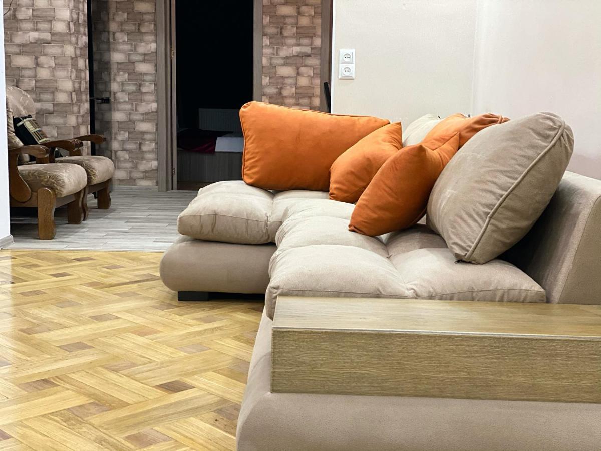 Luxury 4-Bedroom Apartment In The Center Tbiliszi Kültér fotó