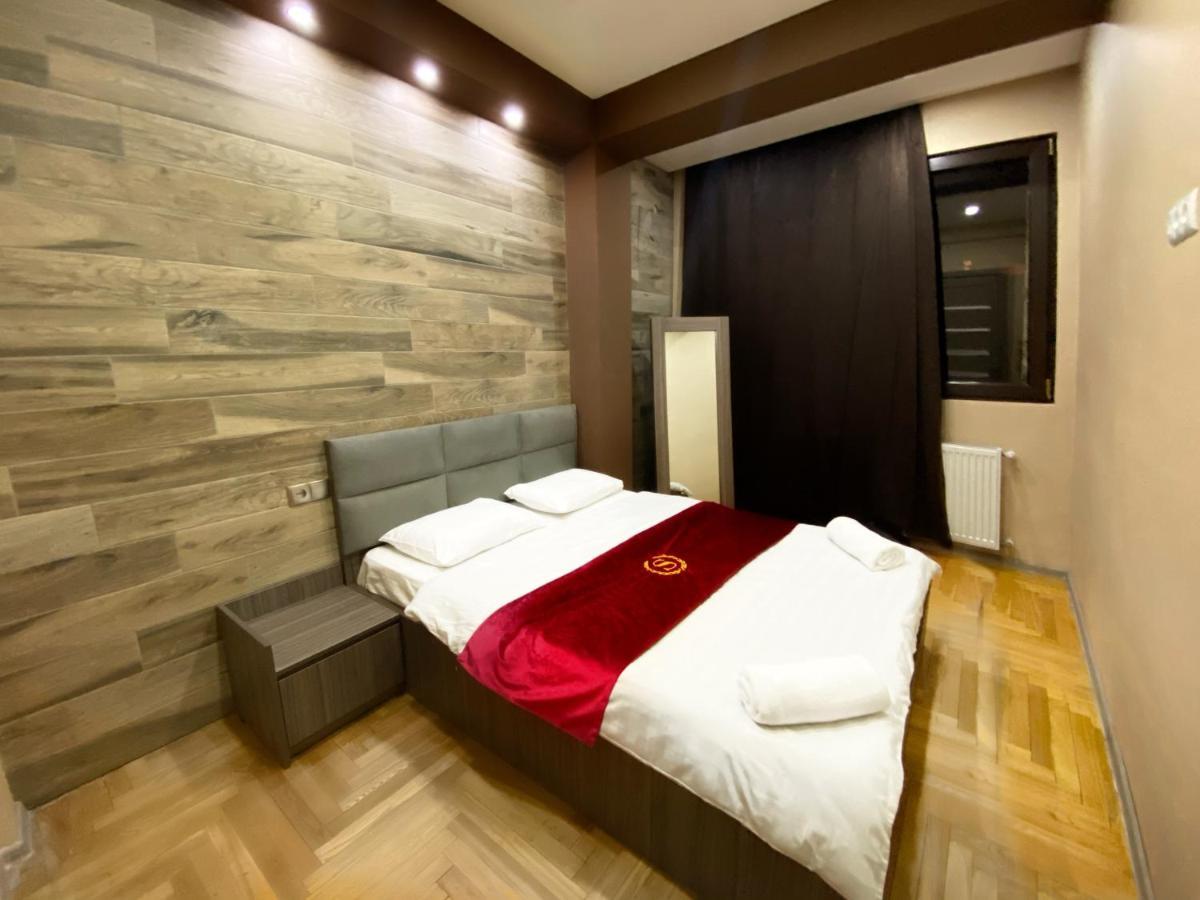 Luxury 4-Bedroom Apartment In The Center Tbiliszi Kültér fotó